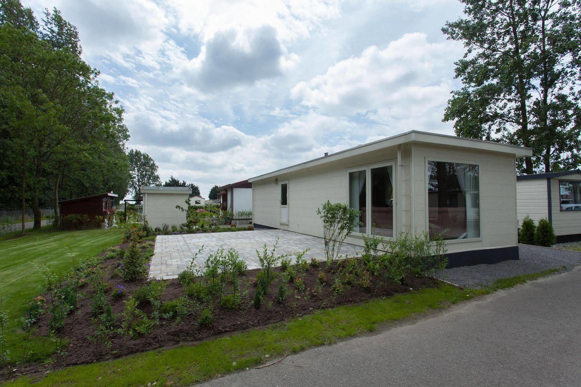 Europarcs De Biesbosch Hotel Willemsdorp Exterior photo